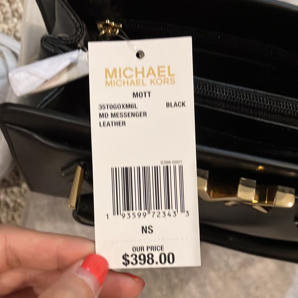 Michael Kors Medium Messenger Handbag
MOTT 35T0GOXM6L - Picture 9 of 12